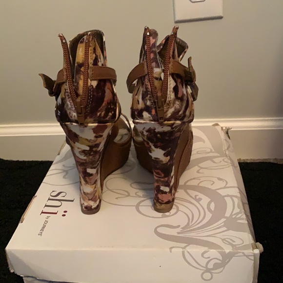 Wedges - Picture 3 of 6